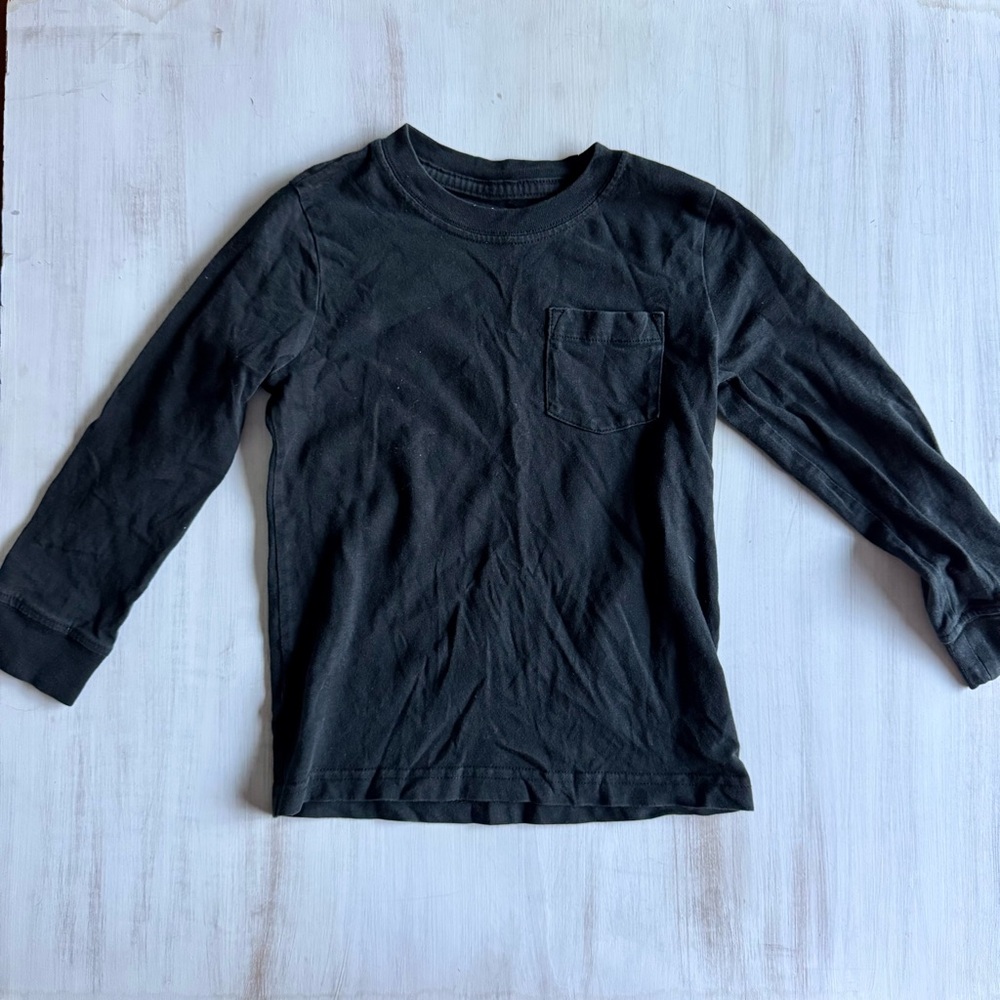 Carter’s long sleeved pocket t-shirts (size 3T) - Picture 6 of 7